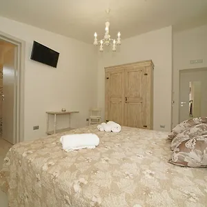 Quarantotto Bed & Breakfast