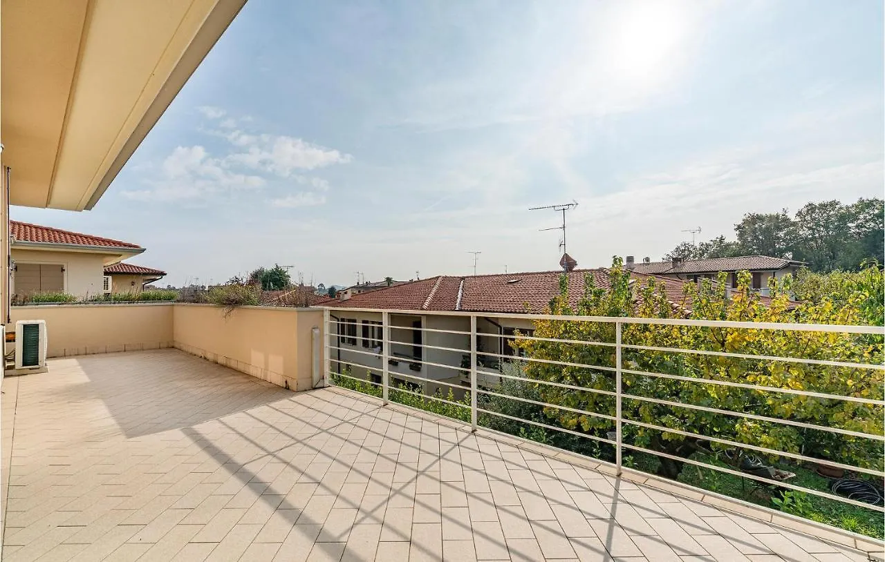 2 Bedroom Amazing Apartment In Puegnago Sul Garda Raffa Itálie