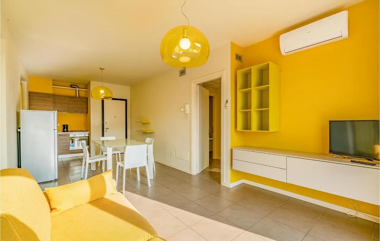 2 Bedroom Amazing Apartment In Puegnago Sul Garda Raffa